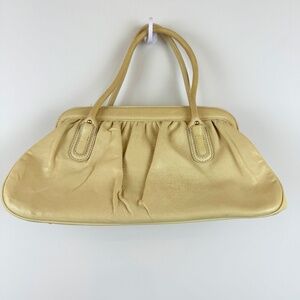 BANANA REPUBLIC Leather Cream Handbag Classic and Casual Design